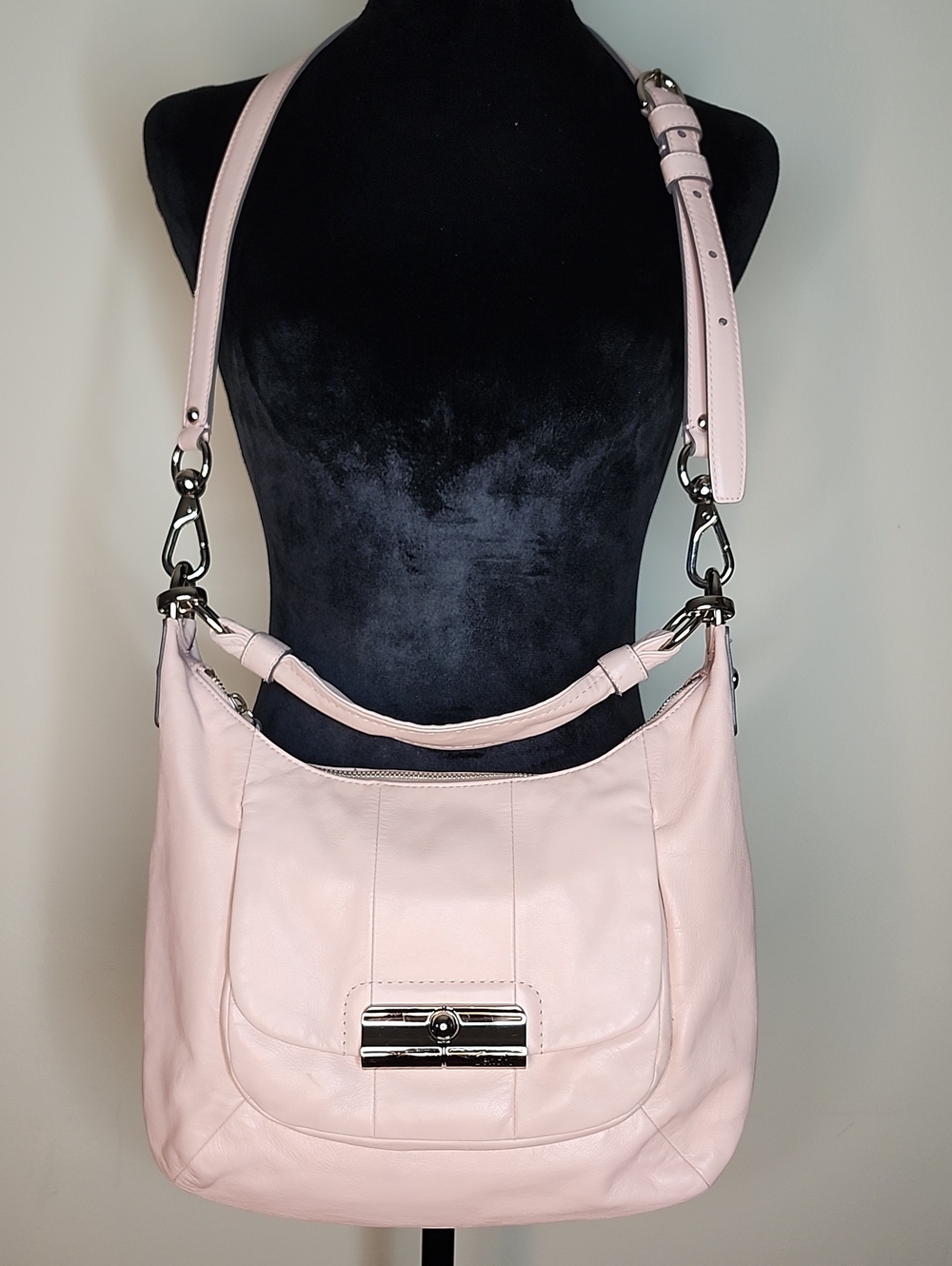 Coach Kristin 16808 Blush Pink Leather Hobo Shoulder Bag Silver Turn Lock Purse